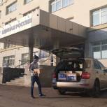 Рафаэль Марданшин передал продуктовые наборы медикам
