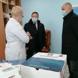 Артемовским медикам передали очередную партию термобелья