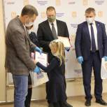 Канавинским дошкольникам и ученикам вручили дипломы и подарки за победу в патриотических конкурсах