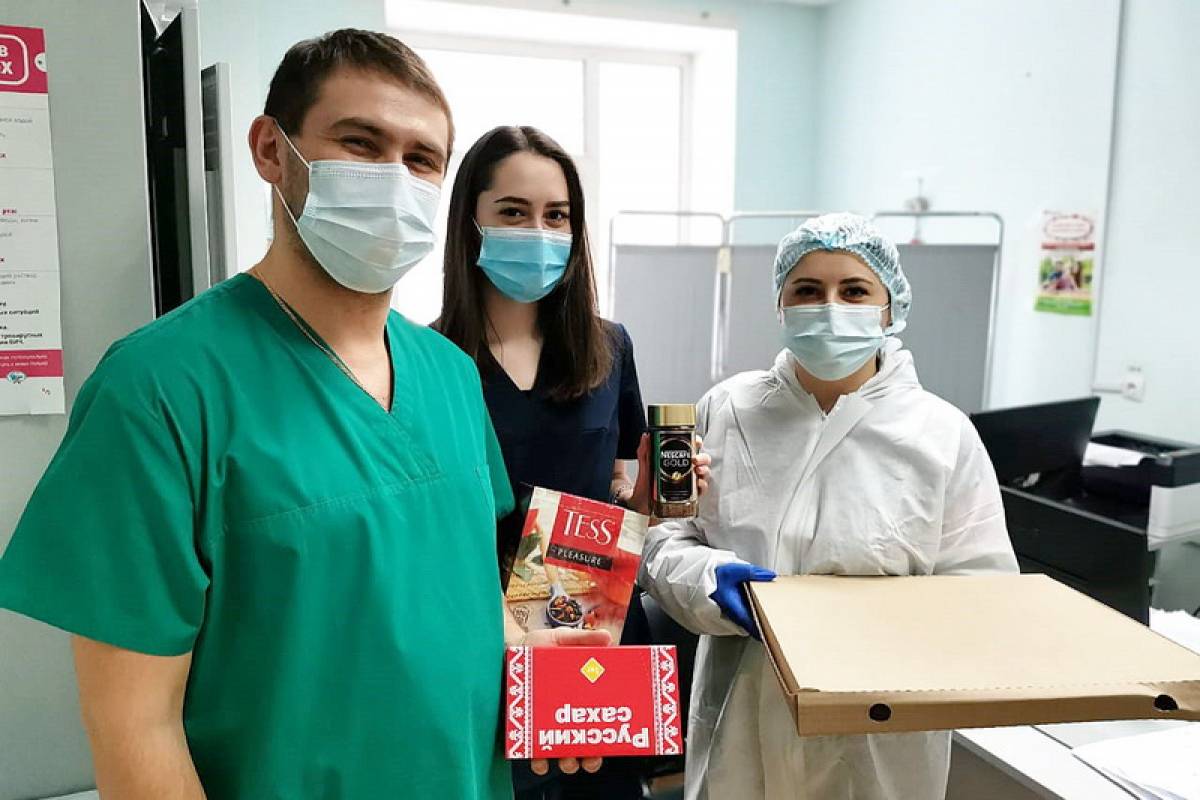 Урайская городская клиническая больница. Медики 2020. Урайская больница - медики. Медики герои.