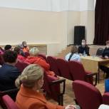 В Неболчах жителями поселка познакомились с новым участковым полиции