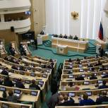 Совет Федерации одобрил закон об отсрочке для призывников, опекающих несовершеннолетних братьев и сестер