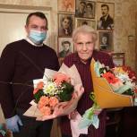 Единороссы поздравили участников войны с Днем рождения