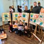 На северо-западе Москвы волонтеры провели мастер-класс по акварельной живописи