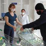 Волонтерский центр «Единой России» обеспечил горячим питанием и водой медиков Ульяновска