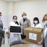 «Единая Россия» передала средства защиты и оборудование в больницы