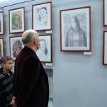 При поддержке «Единой России» в Котово открылась картинная галерея