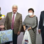 В Стерлитамакском районе многодетным матерям в День матери вручили подарки от «Единой России»