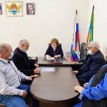 Председатель Кировского райсобрания Эльмира Абиева выслушала жалобы жителей посёлка Семендер