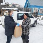 При доставке бесплатных продуктовых наборов ямальцам Дмитрий Погорелый получил личное обращение от получателей