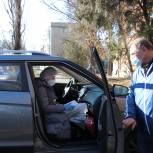 Депутаты Азовской гордумы – автоволонтеры вышли на маршруты с медиками ЦГБ