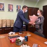 Александр Козлов поздравил многодетных матерей из Новой Москвы с Днем матери