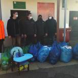 В Кореновском районе для детей собрали большую партию вещей и игрушек