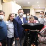 «Единая Россия» помогла обеспечить детей-инвалидов из Тюменской и Тульской областей тренажерами для занятий