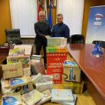 Депутат Мосгордумы Евгений Герасимов передал 50 наборов для  творчества  в рамках акции «Коробка храбрости»