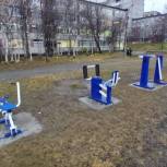«Единая Россия» помогла установить уличные тренировочные комплексы в Апатитах