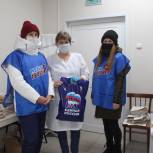 Волонтеры «Единой России» поблагодарили врачей