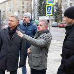 Владимир Жук проверил ход ремонта дорог в Дзержинском округе