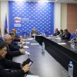 На фракции «Единой России» обсудили работу волонтерского центра