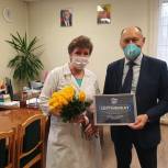 Волонтер Партии Александр Титов передал второй чебоксарской горбольнице сертификат на оплату такси