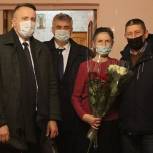 В Брянске с Днем Матери поздравляют матерей, чьи сыновья погибли при исполнении воинского долга