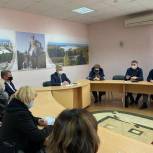 Депутат Госдумы Виктор Водолацкий и депутаты гордумы определили задачи для работы волонтеров в Азове