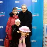 На юго-востоке Москвы активисты «Единой России» оказали гуманитарную помощь семье с детьми