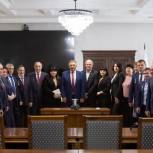 Владимир Нарожный вручил юбилейные медали депутатам регионального парламента разных созывов