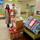Сотрудники воронежской поликлиники №10 передали посылки для военнослужащих, задействованных в СВО