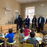 Депутаты от «Единой России» посетили столичный детский сад в преддверии Дня матери