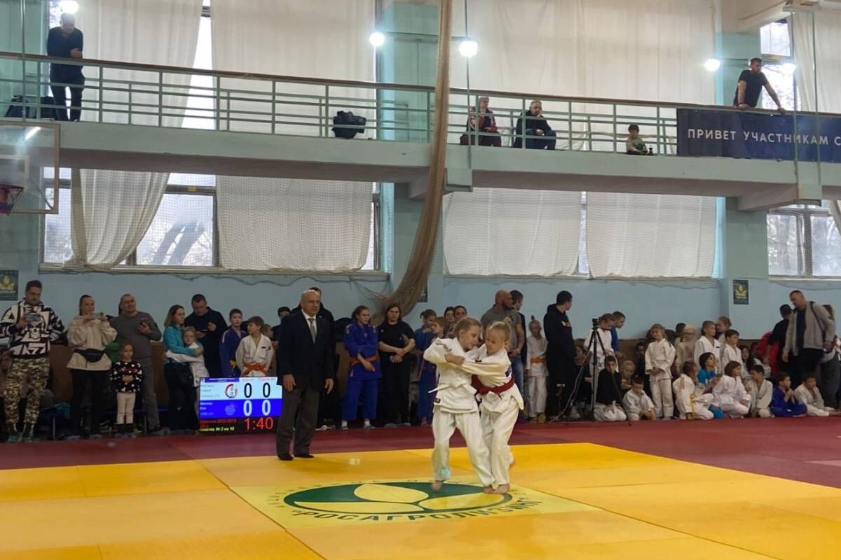 200 юных спортсменов приняли участие в турнире по дзюдо на западе Москвы