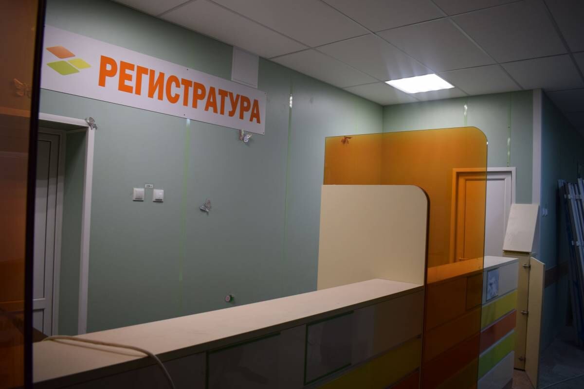 В Липецке продолжается капитальный ремонт детской поликлиники №5