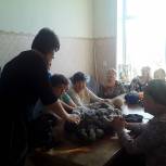 Чесменские партийцы пообщались с гражданами старшего поколения