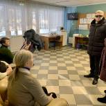 Депутат Мособлдумы Владимир Вшивцев посетил пункт временного размещения граждан «Осташево»