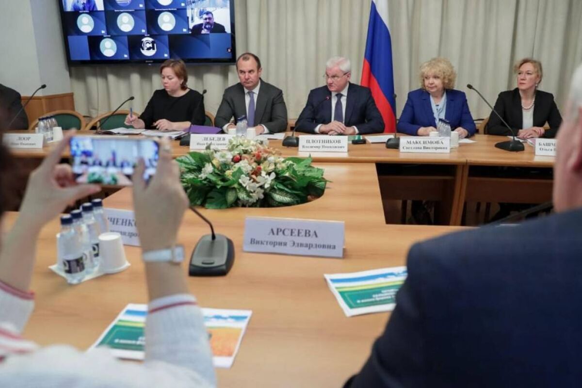 В рамках партпроекта «Российское село» в Госдуме обсудили вопросы законодательного обеспечения малых форм хозяйствования на селе