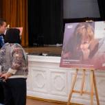 Подмосковная «Молодая Гвардия» во Фрязино организовала фотовыставку «Касается каждого» о жизни Донбасса