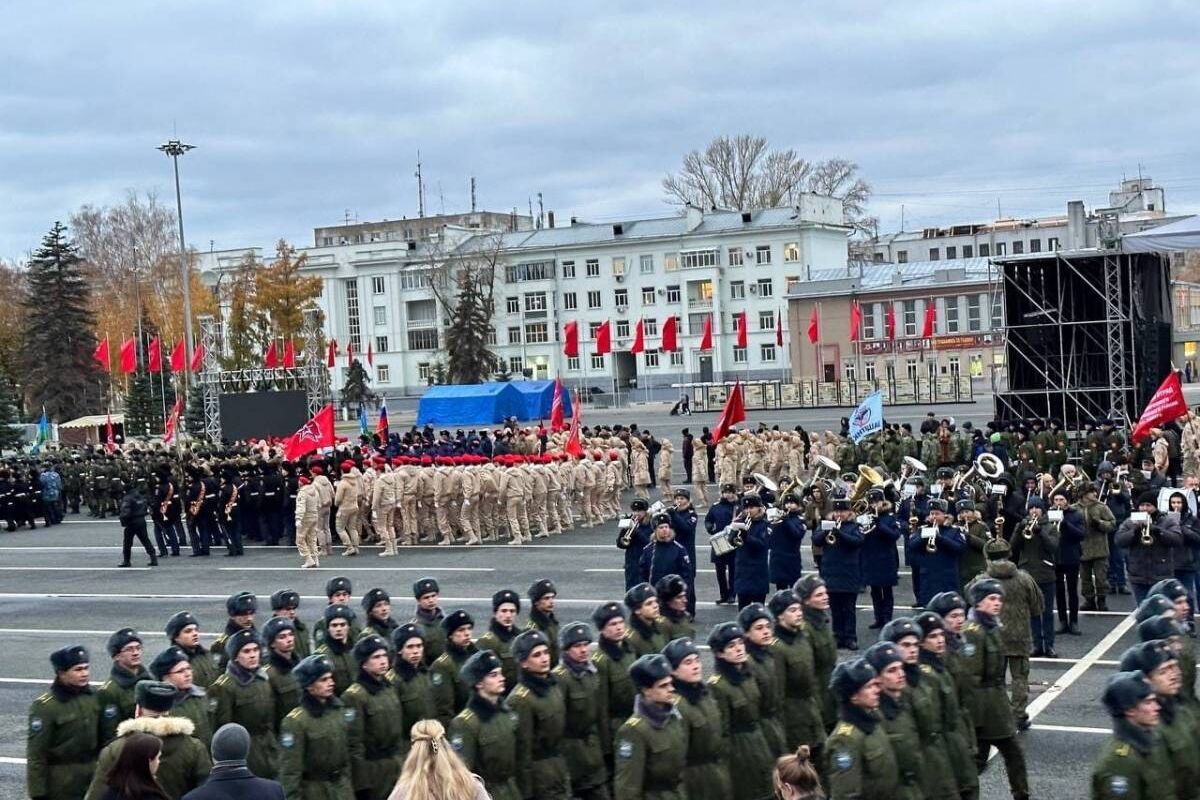 Парад на площади куйбышева 7 ноября 2023