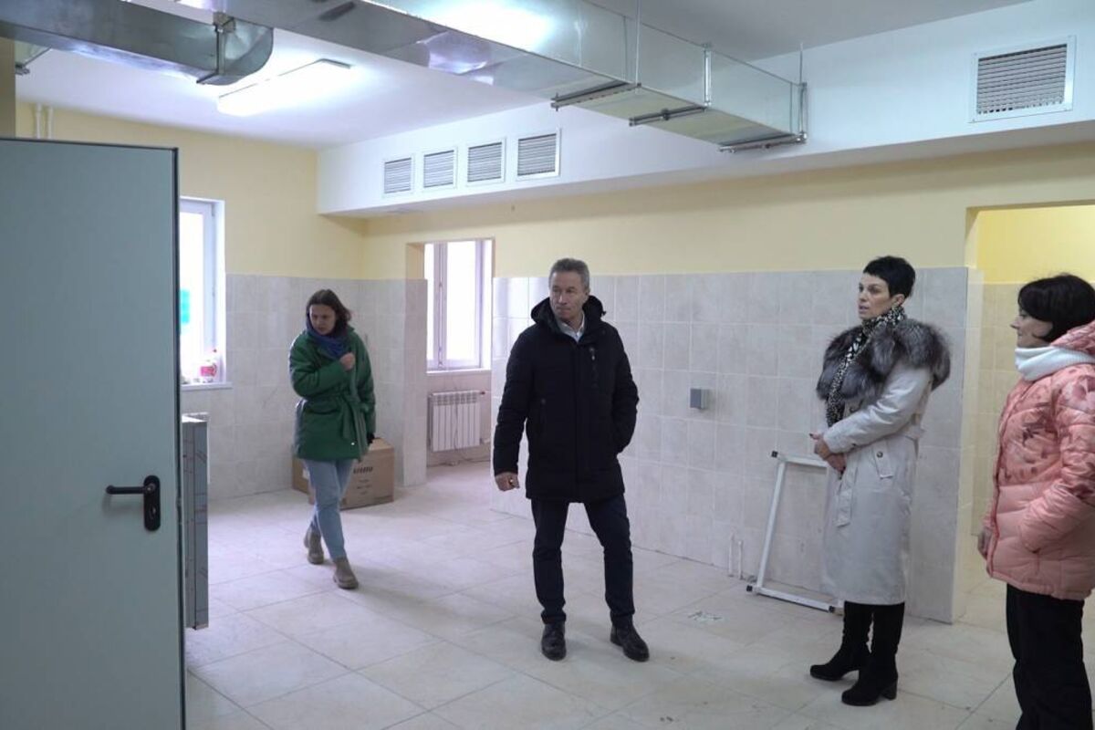Активисты «Единой России» проверили ход строительства и капремонтов социальных объектов в регионах