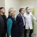 Депутаты Ялуторовской гордумы проинспектировали взрослое отделение областной больницы №23