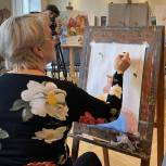 В Воронеже «Единая Россия» организовала для пенсионеров мастер-класс на базе художественного училища