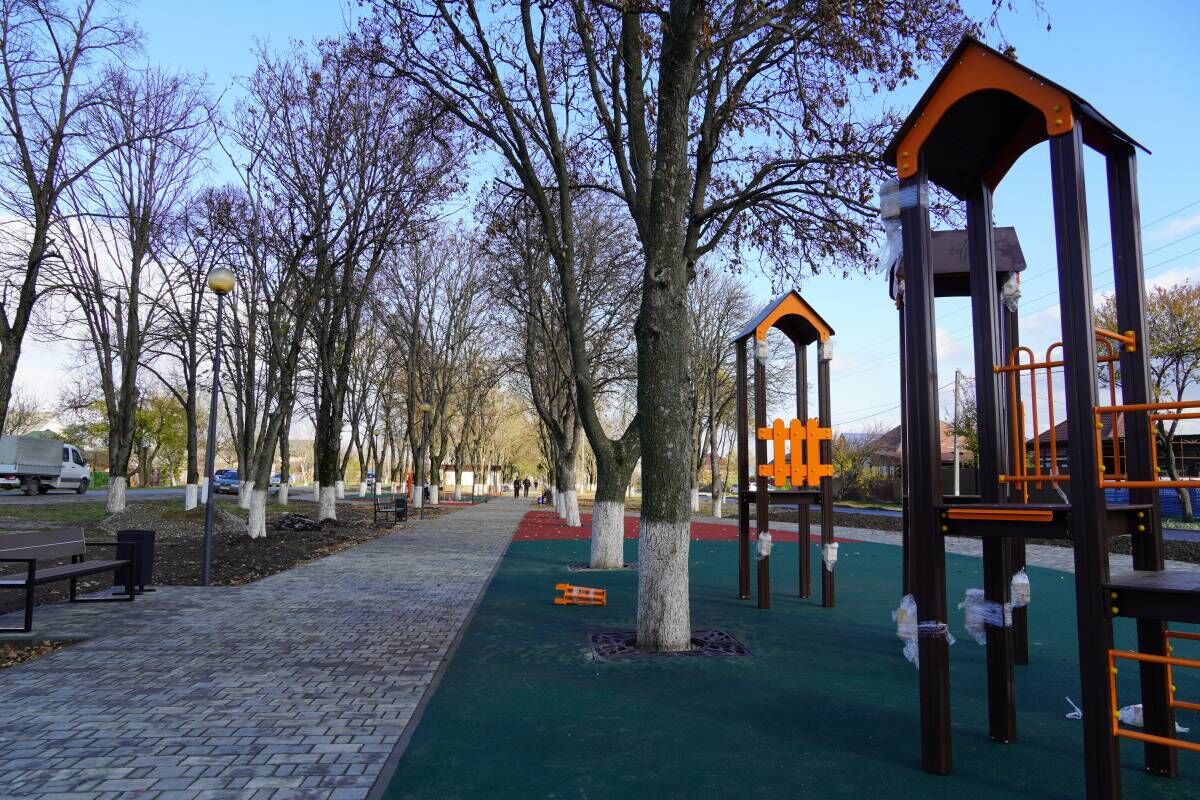 В Крымском районе благоустроили бульвар имени Бредихина О.В.