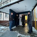 Региональный координатор федерального парпроекта «Городская Среда» проверил результат работ по ремонту дома в Жуковском