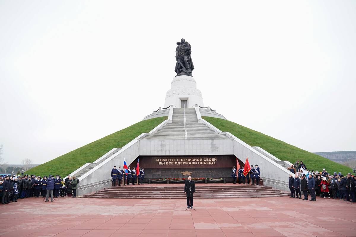 В Кузбассе открыли Мемориал Воину-Освободителю | 03.11.2022 | Кемерово -  БезФормата