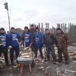 «Единая Россия» помогает в заготовке дров семьям мобилизованных из сел Октябрьского района
