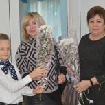 Представители «Единой России» в Матвеево-Курганском районе поздравили семьи мобилизованных с Днем матери