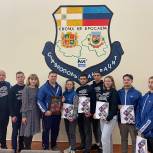 Ставропольские активисты «Единой России» создали арт-объект в школе ЛНР