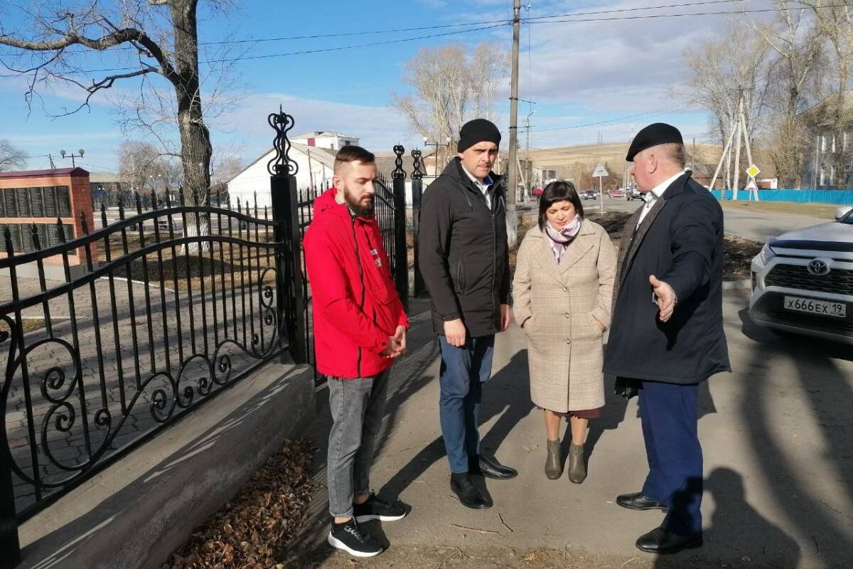 Партийный контроль в действии! Благодаря вмешательству «Единой России» в Бее привели в порядок тротуар.