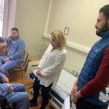 Активисты «Единой России» навестили участников спецоперации в военном госпитале в Москве