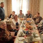 Депутаты поздравили матерей Калининского района