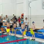 «Единая Россия» помогла организовать соревнования по плаванию в Ханты-Мансийске